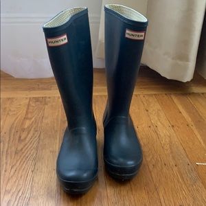 Kids high hunter rain boots!